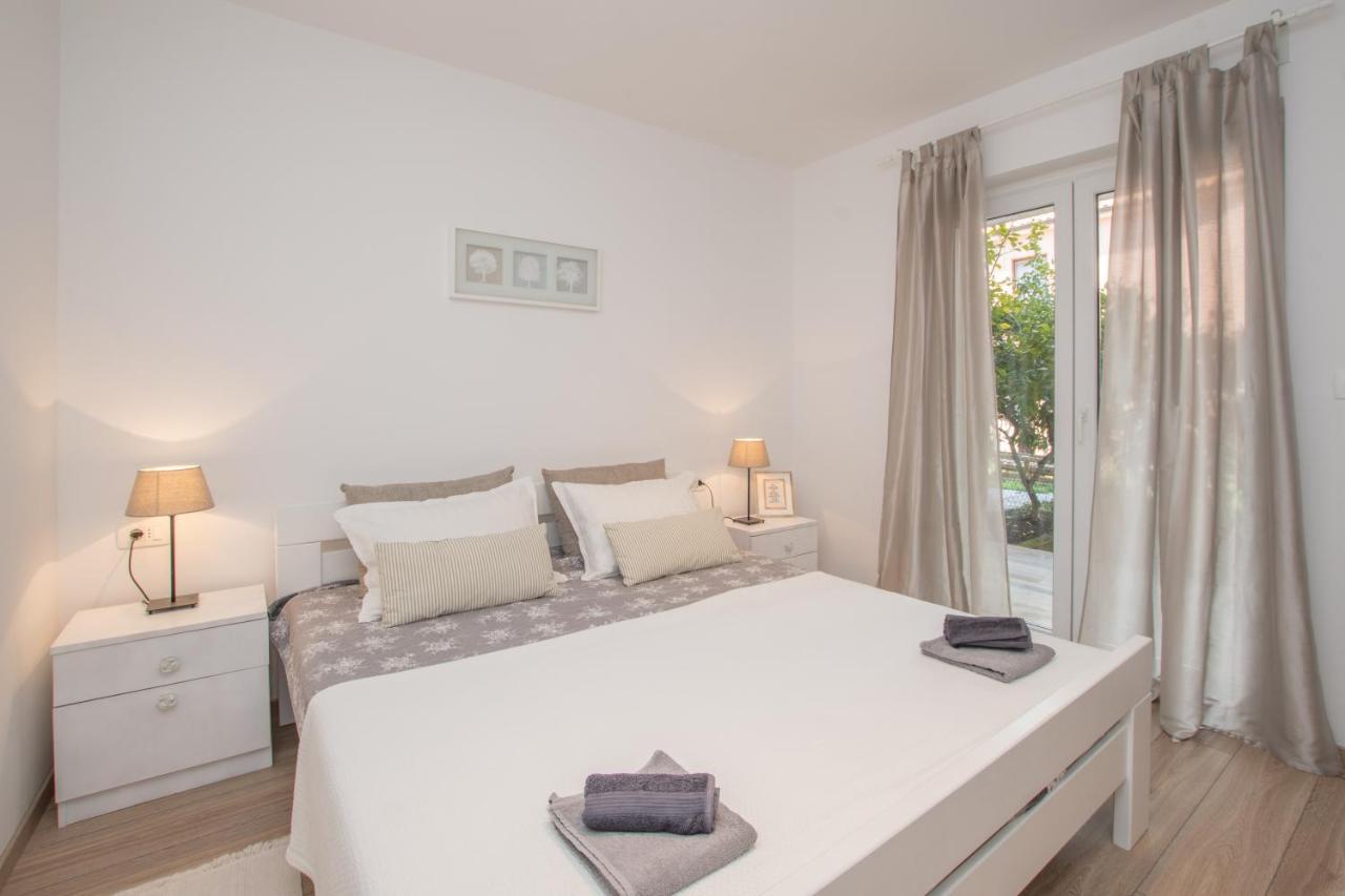 Apartments Lirio Umag Exterior foto